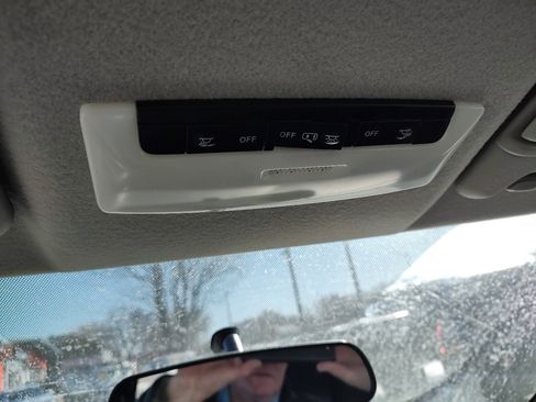 Used 2019 Nissan Kicks S w/ Exterior Package image 11