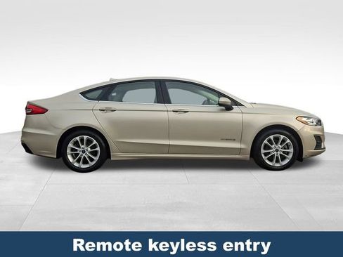 Used 2019 Ford Fusion SE image 9