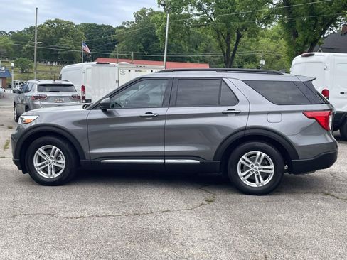 Used 2023 Ford Explorer XLT RWD image 9