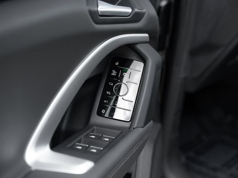 Certified 2025 Audi Q5 Premium Plus w/ Premium Plus AWD/4WD image 21