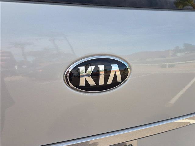 Used 2020 Kia Sedona LX FWD image 13