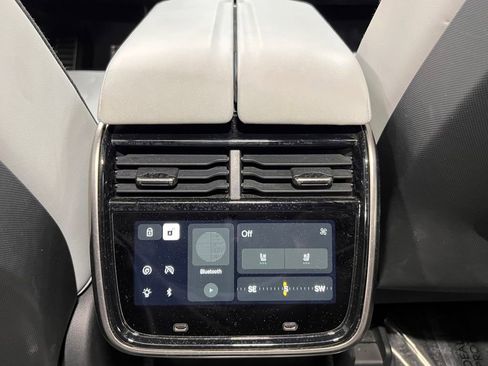 Used 2023 Rivian R1S Adventure image 29