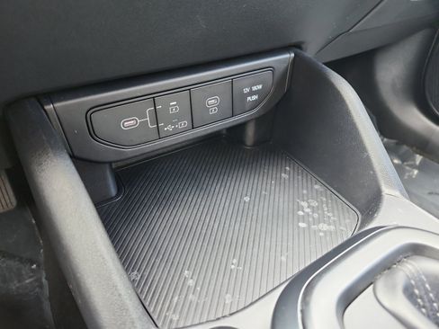 Used 2025 Kia K4 FWD image 19