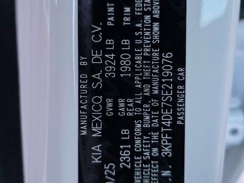 New 2025 Kia K4 LXS image 2