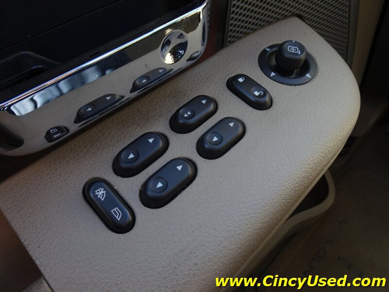 Used 2006 Lincoln Mark LT 2WD image 21
