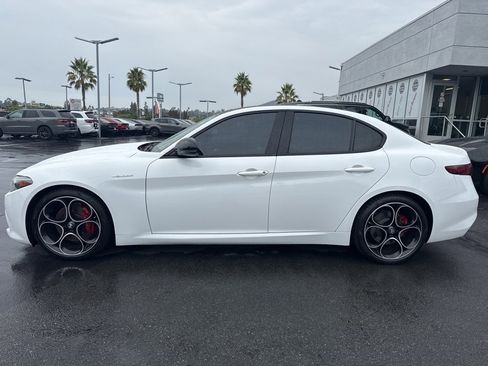 Used 2023 Alfa Romeo Giulia Veloce image 4