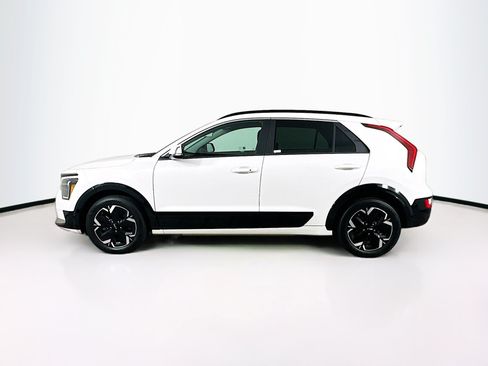 Used 2024 Kia Niro Wind w/ Wind Preserve Package FWD image 4