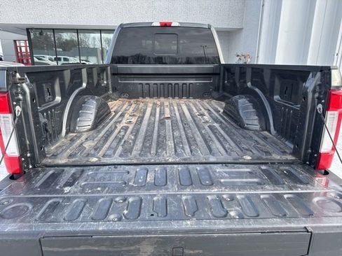 Used 2019 Ford F350 Lariat w/ Chrome Package image 10