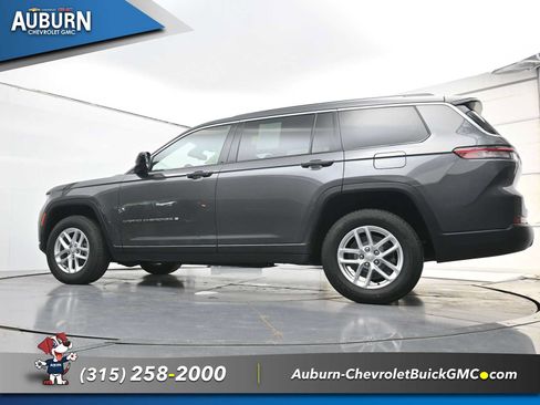 Used 2023 Jeep Grand Cherokee L Laredo AWD/4WD image 23