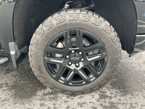 Certified 2024 Chevrolet Silverado 1500 LT Trail Boss w/ Convenience Package II AWD/4WD image 18