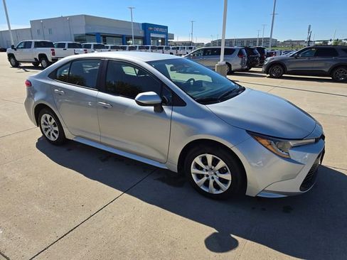 Used 2026 Toyota Corolla LE FWD image 2