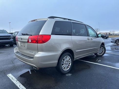 Used 2009 Toyota Sienna LE image 10