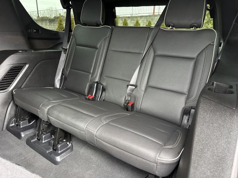 Used 2023 GMC Yukon SLT w/ SLT Premium Package image 33