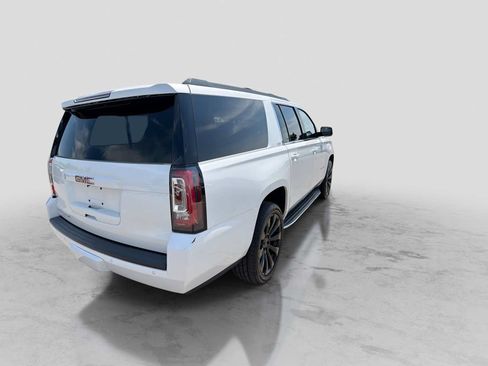 Used 2019 GMC Yukon XL SLT w/ Open Road Package AWD/4WD image 6