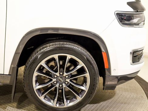 Used 2022 Jeep Wagoneer Series II w/ Premium Group I image 13