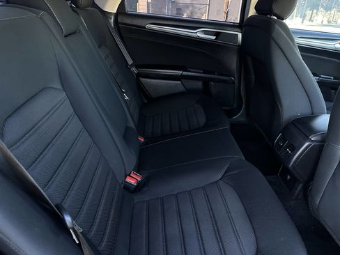 Used 2020 Ford Fusion SE image 36