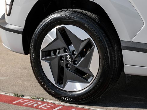 Used 2025 Hyundai Kona SEL image 47