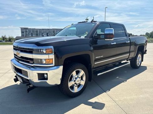 Used 2019 Chevrolet Silverado 2500 LTZ w/ Vortec Plus Package AWD/4WD image 33