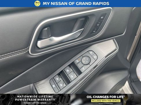 New 2026 Nissan Rogue Platinum AWD/4WD image 12