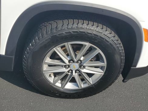 Certified 2023 Chevrolet Traverse LT FWD image 5