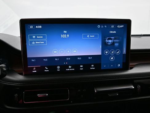 Used 2023 Lincoln Nautilus Reserve image 16