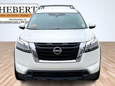 Used 2022 Nissan Pathfinder SV image 3