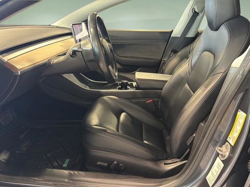 Used 2019 Tesla Model 3 Standard Range Plus image 10