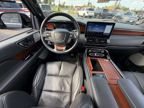 Certified 2024 Lincoln Navigator Reserve AWD/4WD image 15