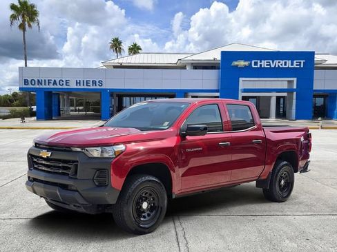 Used 2024 Chevrolet Colorado W/T w/ WT Convenience Package II AWD/4WD image 2