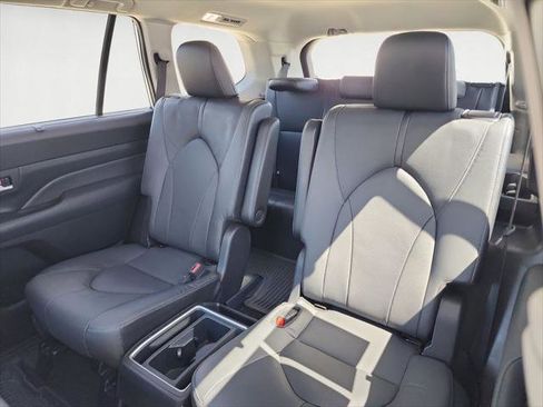 Certified 2024 Toyota Grand Highlander AWD image 13