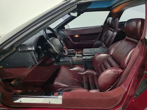 Used 1993 Chevrolet Corvette Coupe image 11