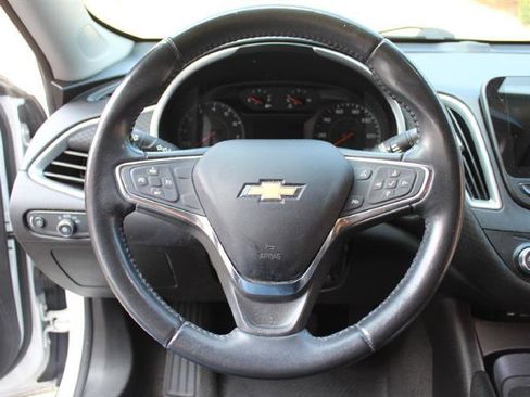 Used 2021 Chevrolet Malibu RS image 16