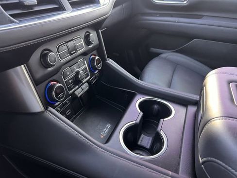 Used 2024 Chevrolet Tahoe Z71 w/ Luxury Package image 18