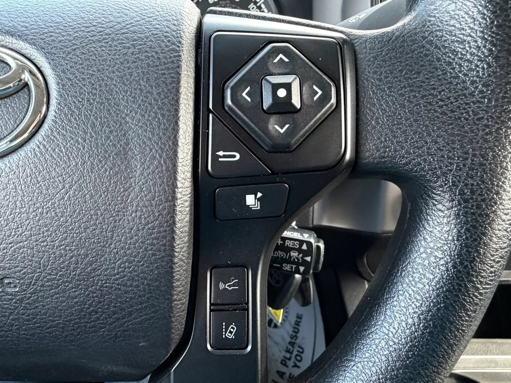 Used 2021 Toyota Tacoma SR AWD/4WD image 25