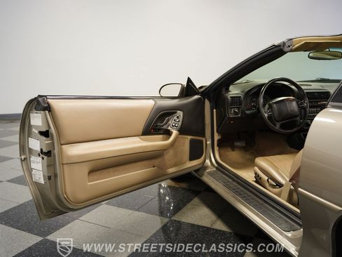Used 2002 Chevrolet Camaro Z28 w/ SS Performance/Appearance Pkg RWD image 37