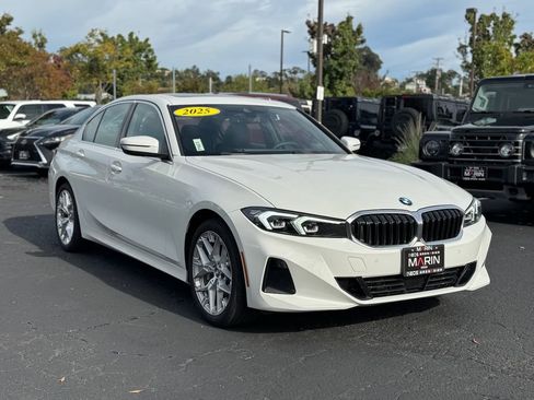 Used 2025 BMW 330i Sedan image 4