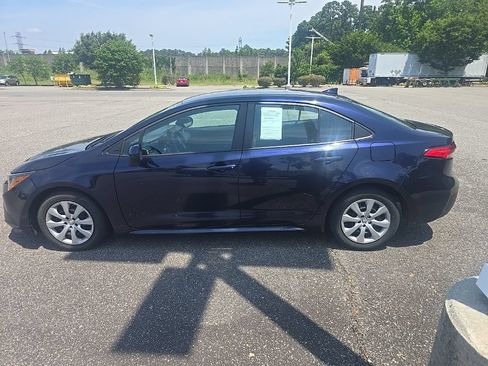 Used 2023 Toyota Corolla LE FWD image 8