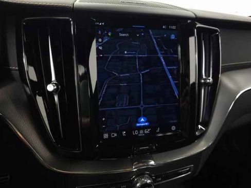Used 2022 Volvo XC60 B5 R-Design w/ Advanced Package image 22