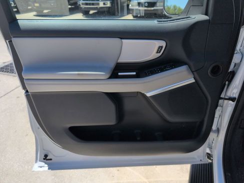 New 2026 Ford Expedition Active image 29