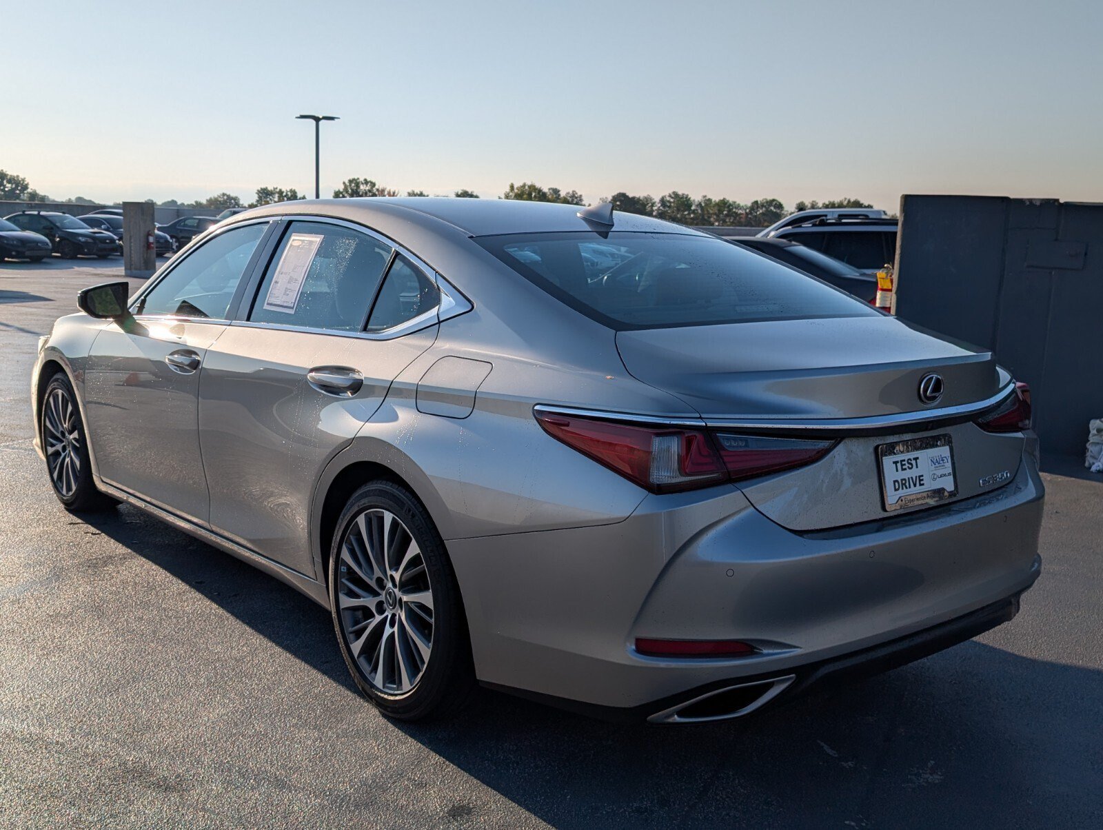 Used 2021 Lexus ES 350 w/ Premium Package FWD image 3
