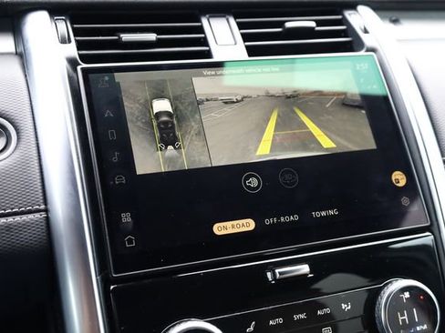 Used 2023 Land Rover Discovery S R-Dynamic image 19