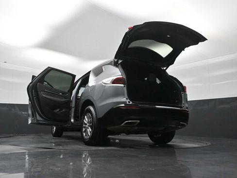 Used 2024 Buick Enclave Premium image 31