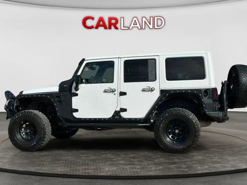 Used 2013 Jeep Wrangler Unlimited Rubicon w/ Connectivity Group AWD/4WD image 2