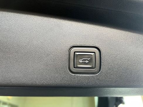 Used 2024 Cadillac Lyriq Luxury AWD/4WD image 14