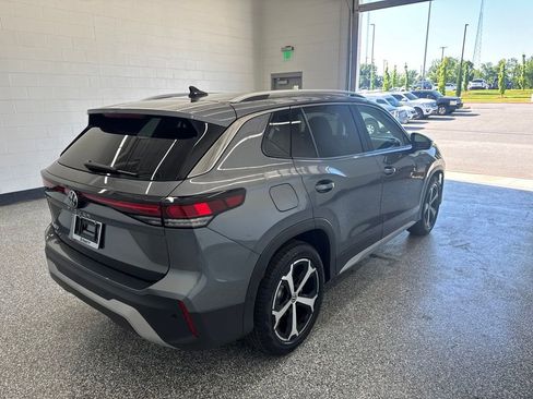 New 2026 Volkswagen Tiguan SE FWD image 5