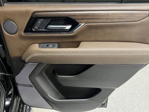 Used 2025 GMC Yukon Denali Ultimate w/ LPO, Floor Liner Package image 51