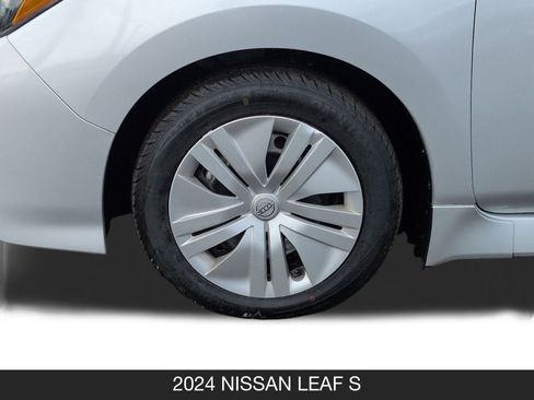Certified 2024 Nissan Leaf S image 12