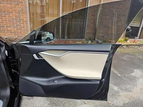 Used 2018 Tesla Model S 100D image 52