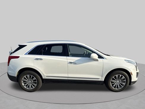 Used 2017 Cadillac XT5 Luxury FWD image 4