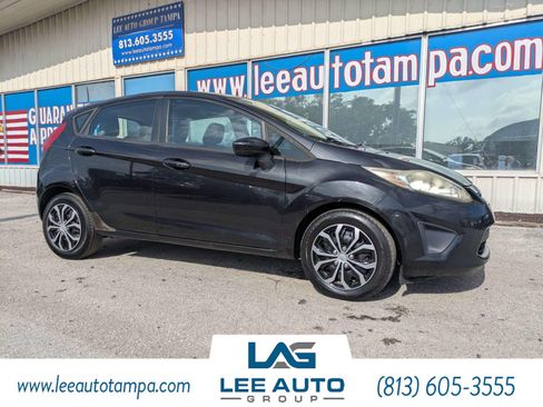 Used 2012 Ford Fiesta SE FWD image 1